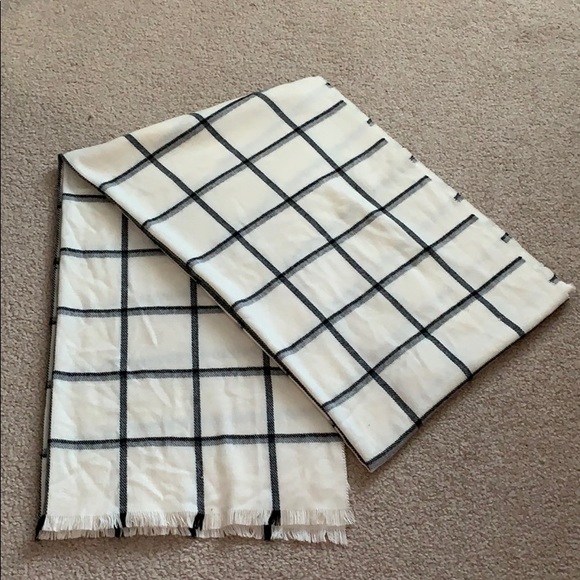 Plaid Flannel Scarf // Cream & Black - Picture 2 of 3